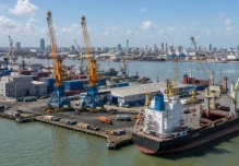 América Latina acelera millonaria modernización portuaria y Ecuador busca ganar espacio en el Pacífico
