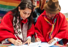 Luisa González ofreció respaldo logístico a los manifestantes