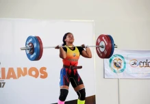 Pesista Paola Palacios gana tres medallas de oro en Cuba