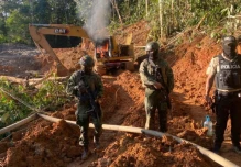 Enfrentamiento entre militares y mineros ilegales deja heridos y fallecidos en Sucumbíos
