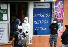 Recuperación económica impulsa un récord en flujo de remesas hacia Ecuador