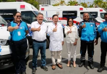 El gobierno entregó 24 ambulancias nuevas