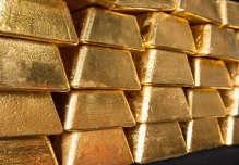 Oro alcanzaría precio récord promedio de USD 4.920 por onza en 2026