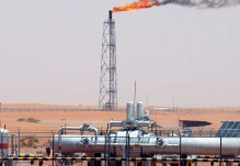 La OPEP+ decidió aumentar su producción en octubre: 137.000 barriles