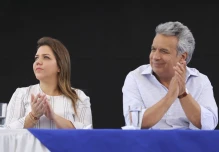 El Presidente deja a Vicuña totalmente sola