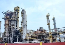 Venezuela abre su industria petrolera, pero el riesgo político limita la recuperación