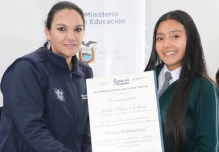 Estudiantes de Palora y Paute fueron seleccionadas ‘Embajadoras’