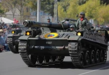 Militares recuerdan el Primer Grito de la Independencia con una ceremonia castrense en el sur de Quito 