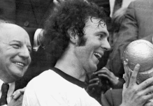 Franz Beckenbauer, máxima leyenda del fútbol alemán, murió