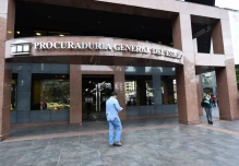 Catorce bufetes reciben $ 80 millones por defender al Estado ecuatoriano