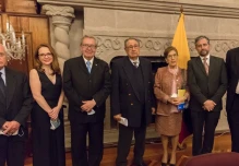 Antonio Sacoto presentó su libro “Ecuador, novela y diplomacia”