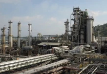 El petróleo WTI, referente de Ecuador, cayó un 8 % semanal 