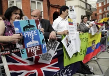 Assange y Ecuador cada vez más embarrados en la trama rusa
