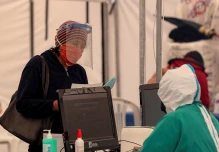 Ecuador suma 1.716 casos en un día y alcanza los 164.908 contagios de covid
