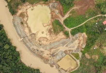 Militares destruyeron 2 campamentos de minería ilegal en Zamora Chinchipe 