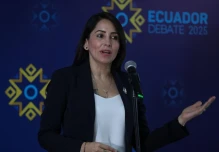Luisa González reta a Daniel Noboa a un debate cara a cara