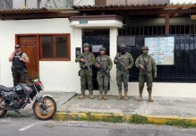 Ecuador declara “persona non grata” al embajador de Cuba 