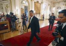 Correa sienta precedente por el indulto en caso de peculado