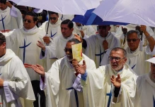 13.000 personas participaron en la clausura de congreso eucarístico en Quito