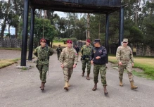Chile y Ecuador impulsan cooperación militar contra el crimen organizado