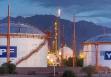 Argentina: YPF firmará un acuerdo con ENI para avanzar en proyecto de GNL