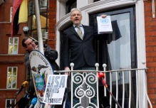 Contraloría de Ecuador detecta irregularidades en naturalización de Assange