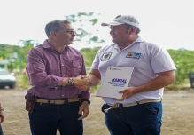 189 productores de pitahaya, de Palora, recibieron maquinarias 