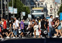 Migrantes con residencia en España suben 4,5?% respecto a 2024 