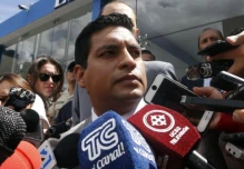 Acusan a José Serrano de cobrar “diezmos” a 500 colaboradores