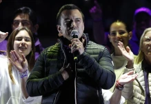 Noboa indultará a militares y policías que actúen en zona donde ocurrió masacre
