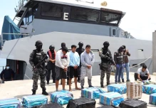 Una lancha con 900 kilos de cocaína fue interceptada cerca de Manta