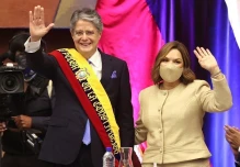 Lasso promete fin a "la era de los caudillos" y recuperar "alma democrática" 