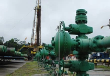 El petróleo WTI, referente de Ecuador, bajó a 82,82 dólares el barril