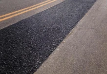 Reajustes en trabajos de bacheo en la vía Nueva Loja – Puerto El Carmen