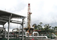 Ecuador reorienta su economía hacia el petróleo, la minería y la construcción