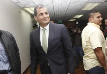 La Policía recibe las órdenes para localizar y capturar a Correa y tres exfuncionarios
