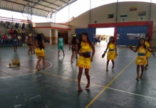 Con baile y danza se recordó el 12 de Octubre