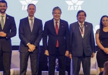 IATA pide seguir potenciando la aviación en Ecuador