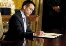Noboa saca su ‘as’ bajo la manga y con un veto presidencial puede aumentar el IVA