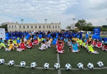 La FIFA apoya a Ecuador con el programa "fútbol para escuelas"