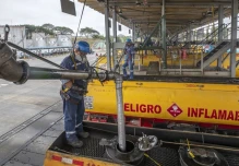 Subsidio a la gasolina Extra supera USD 1 por galón en junio pese al alza de precios