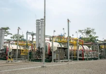Producción petrolera de Ecuador cae en medio de crisis de seguridad e infraestructura