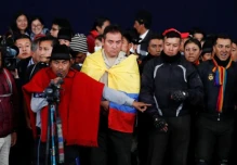 Denuncian a dirigentes indígenas por “secuestro” de policías