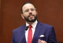 La Asamblea destituyó a Gonzalo Albán