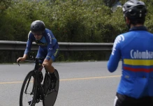 El chileno Pablo Alarcón ganó primera etapa de la Vuelta a Ecuador