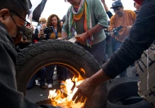 Sindicatos, indígenas y estudiantes protestaron contra Noboa