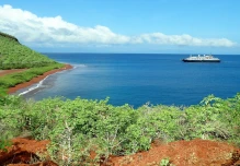 Ecuador duplicó tasa de ingreso a Galápagos a extranjeros y quintuplica a nacionales