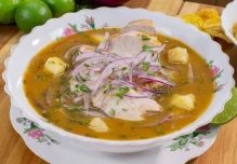 Comida callejera en Ecuador: los sabores que conquistan a los turistas y fortalecen el turismo gastronómico 