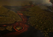 Volcán Wolf continúa actividad eruptiva en Galápagos