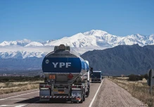 La petrolera argentina YPF recomprará deuda